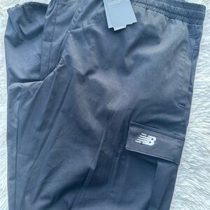 New Balance Men's black Cargo Pants
